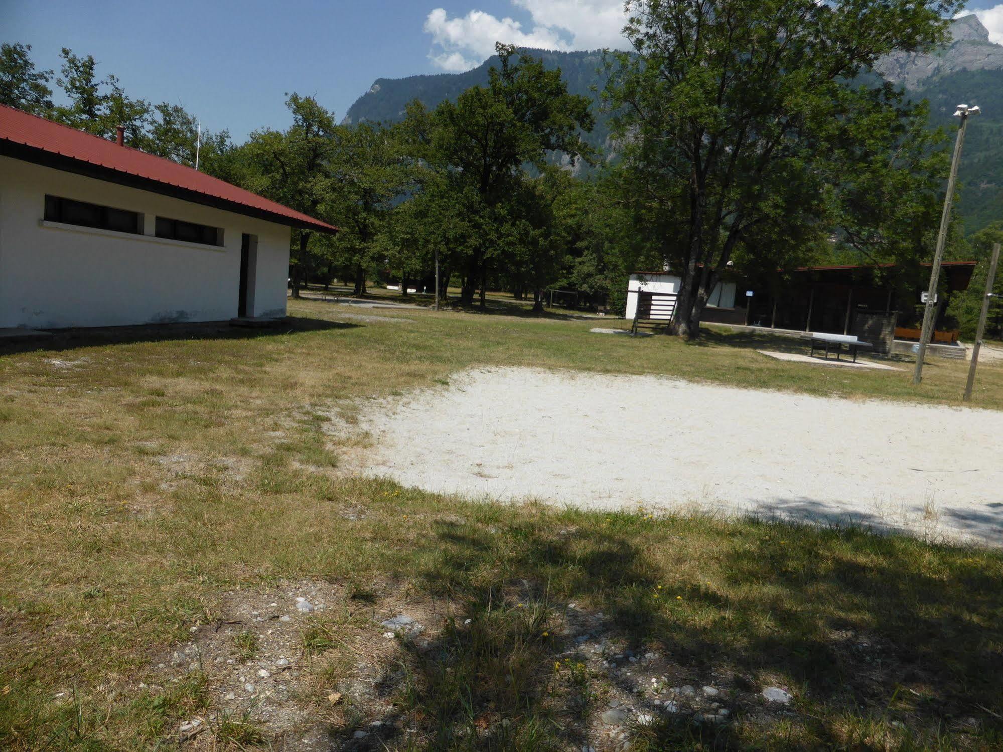 Camping L'Ecureuil - Mont-Blanc Village Domancy Экстерьер фото