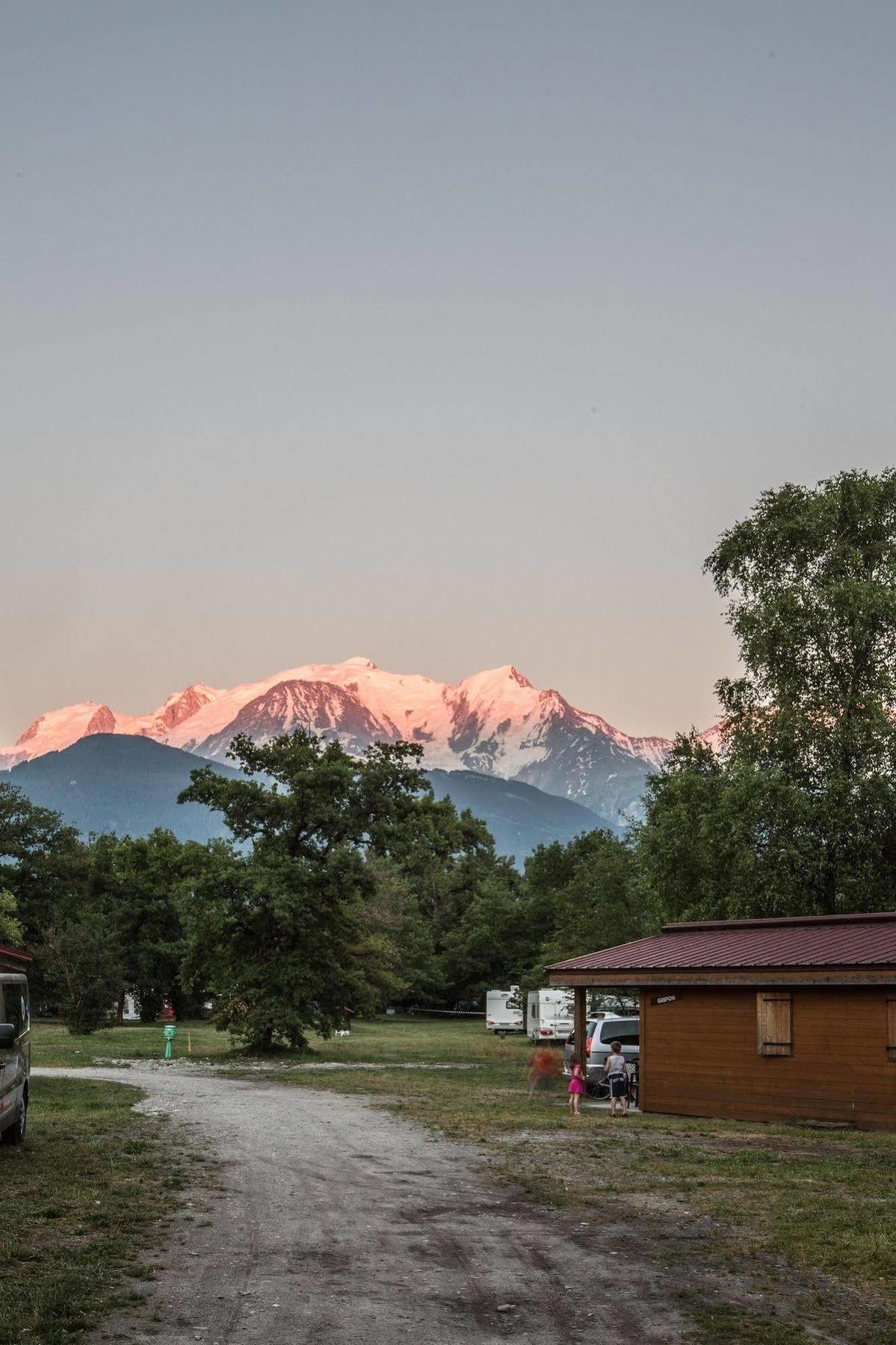 Camping L'Ecureuil - Mont-Blanc Village Domancy Экстерьер фото