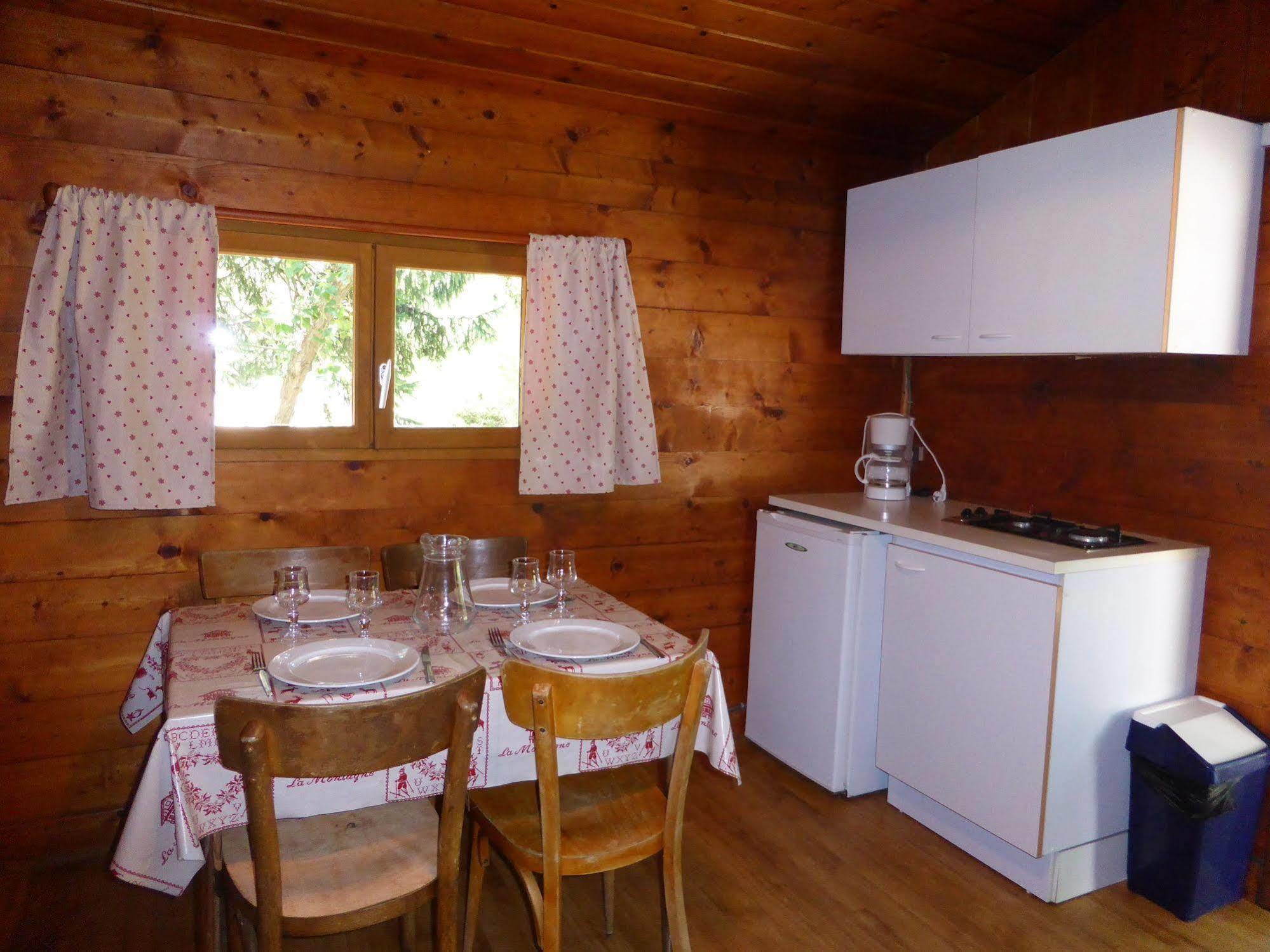 Camping L'Ecureuil - Mont-Blanc Village Domancy Экстерьер фото